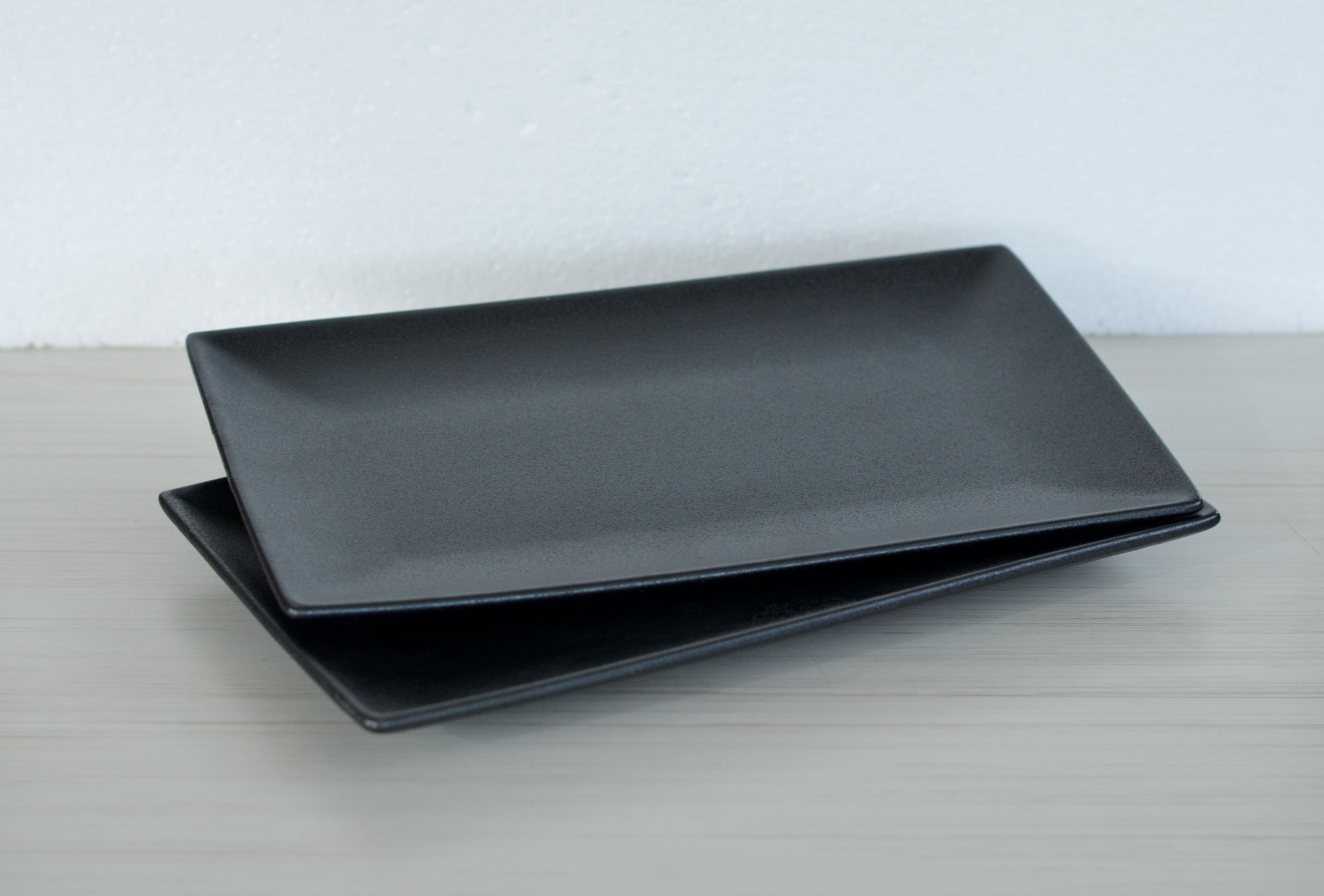 Élan Oval Platter, Matte Black (sizes available)