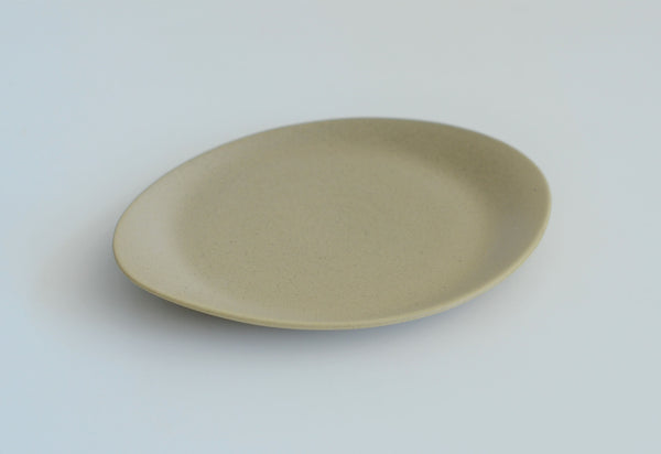 Della Terra Round Platter, Desert Sand (3 sizes)