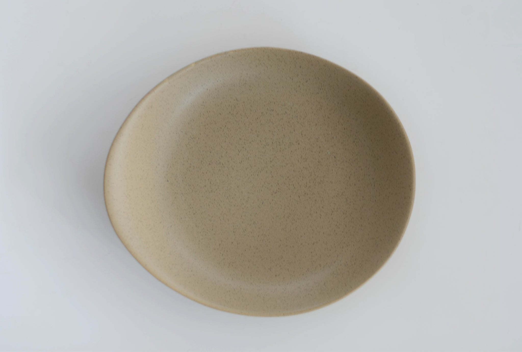 Della Terra Round Dish 11", Desert Sand