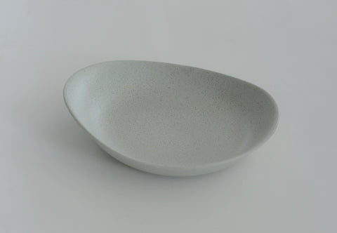 Della Terra Round Dish 11", Speckled Grey