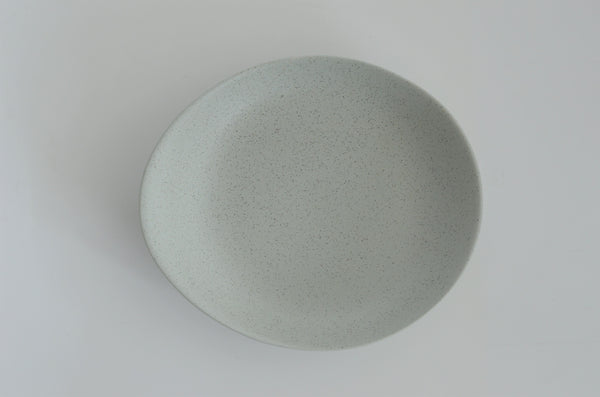 Della Terra Round Dish 11", Speckled Grey